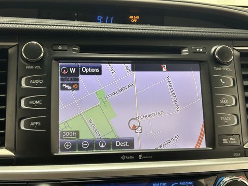 Used 2015 Toyota Highlander XLE image 18