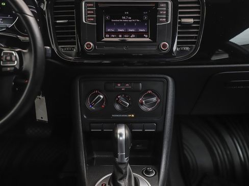 Used 2018 Volkswagen Beetle 2.0T S FWD image 14