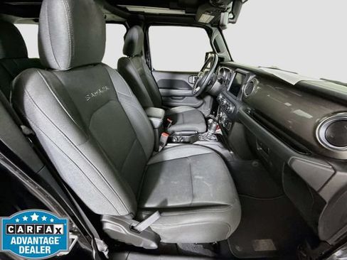 Used 2018 Jeep Wrangler Unlimited Sahara AWD/4WD image 27