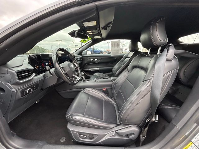 Used 2025 Ford Mustang Premium RWD image 12