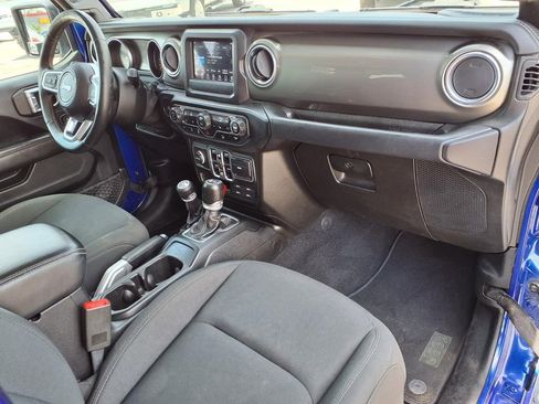 Used 2018 Jeep Wrangler Unlimited Sahara w/ Dual Top Group image 12