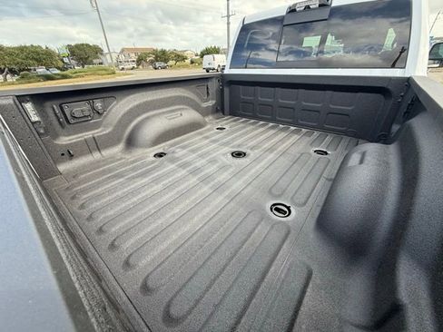 New 2026 RAM 2500 Laramie AWD/4WD image 13