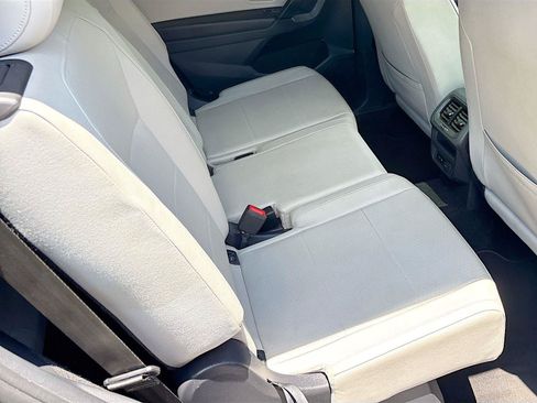 Used 2019 Volkswagen Tiguan SEL w/ 3rd Row Seat Package AWD/4WD image 28
