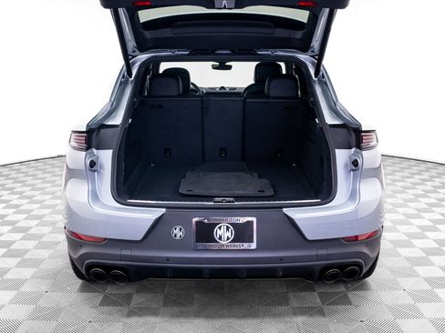 Certified 2025 Porsche Cayenne Coupe AWD/4WD image 34