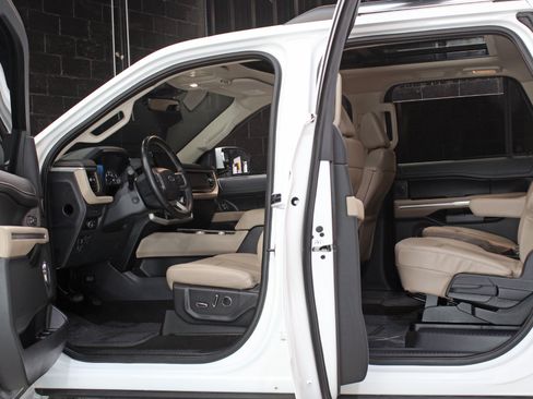 Used 2023 Ford Expedition Max Limited AWD/4WD image 24