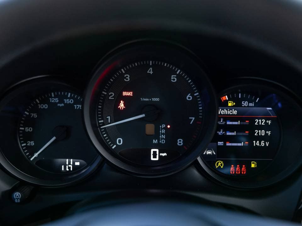 Certified 2026 Porsche Macan AWD/4WD image 47