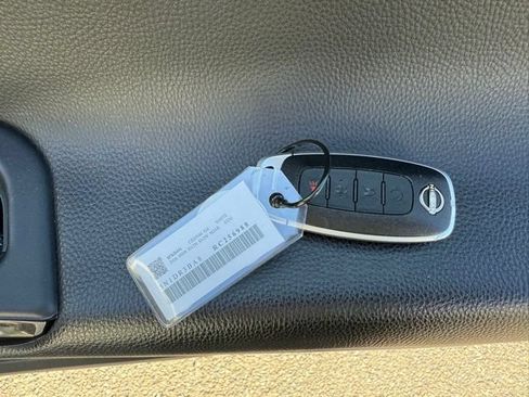 Used 2024 Nissan Pathfinder SV FWD image 14