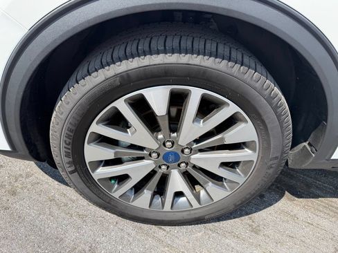 Used 2022 Ford Escape Titanium AWD/4WD image 10
