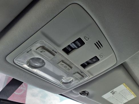 Used 2013 Toyota RAV4 XLE image 25