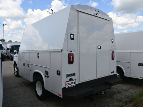New 2025 Ford E-350 and Econoline 350 Super Duty w/ Power Equipment Group RWD image 6