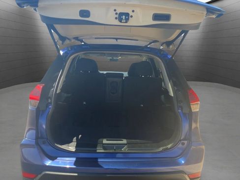Used 2018 Nissan Rogue SV FWD image 18