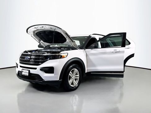 Used 2021 Ford Explorer XLT RWD image 17