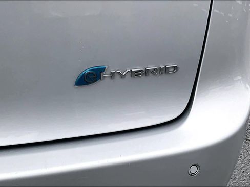 Used 2024 Chrysler Pacifica Select image 7