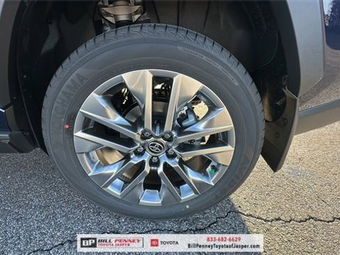 Used 2025 Toyota RAV4 Limited image 19