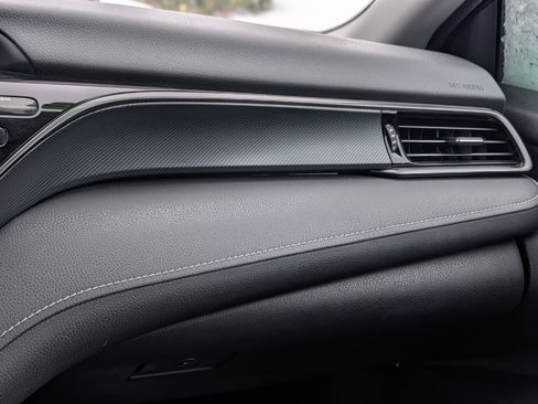 Used 2021 Toyota Camry SE image 16