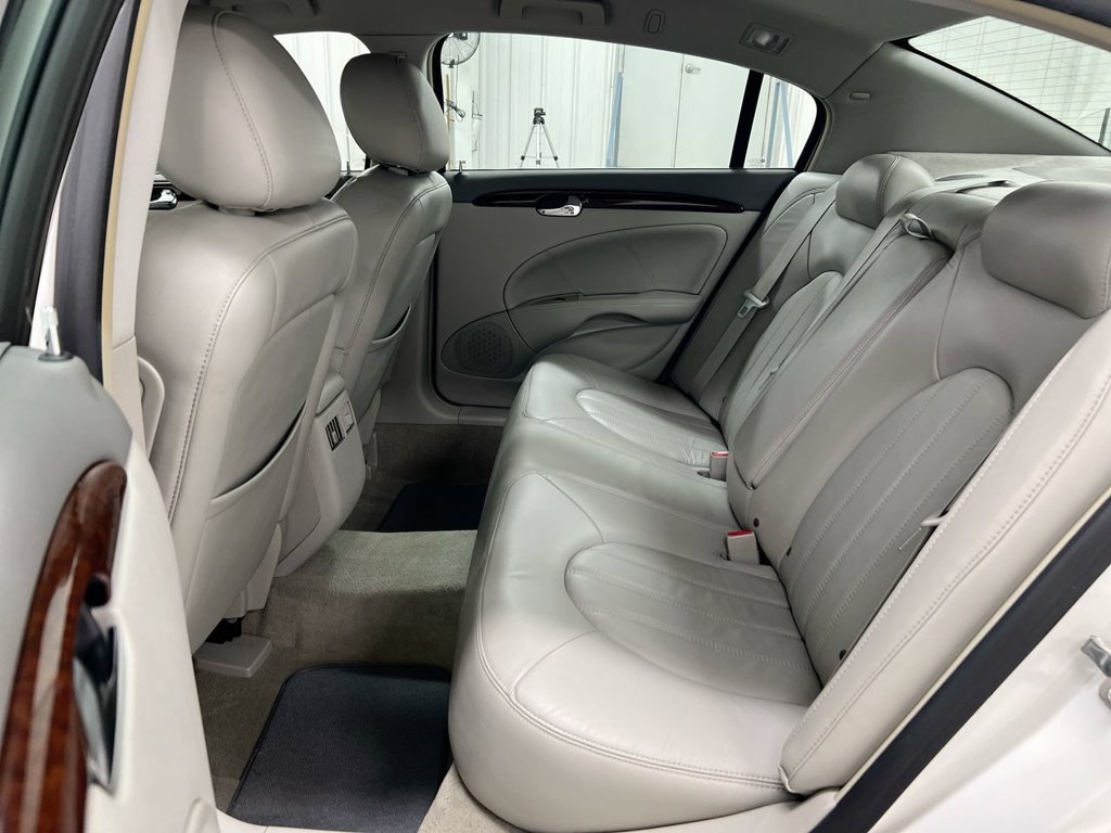 Used 2011 Buick Lucerne CXL FWD image 21