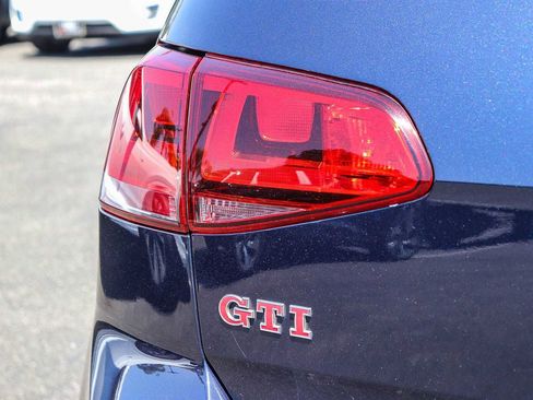 Used 2016 Volkswagen GTI Autobahn FWD image 11
