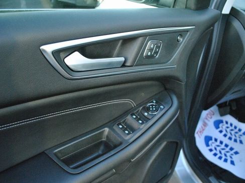 Used 2024 Ford Edge Titanium image 16