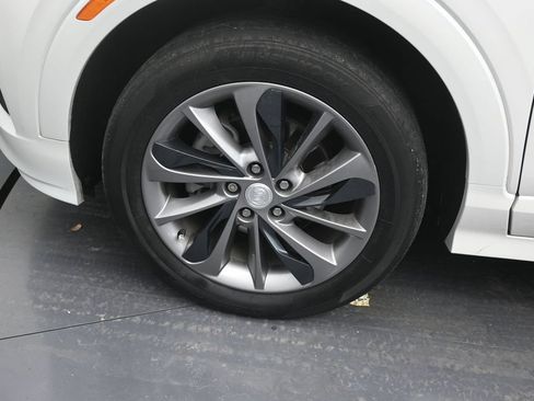 Used 2022 Buick Encore GX Select w/ Sport Touring Package FWD image 9