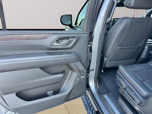 Used 2022 Chevrolet Suburban Z71 AWD/4WD image 19