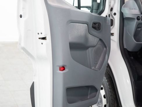 Used 2016 Ford Transit 250 130 Low Roof RWD image 5