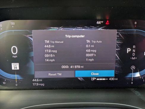 Used 2022 Volvo XC60 B5 Inscription image 11