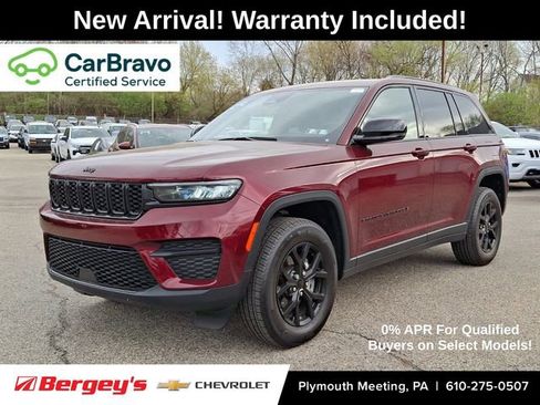 Used 2025 Jeep Grand Cherokee Altitude image 1