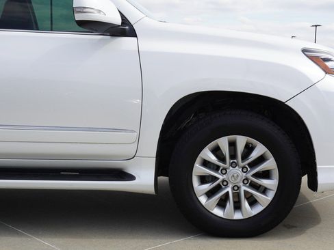 Used 2017 Lexus GX 460 Premium image 10