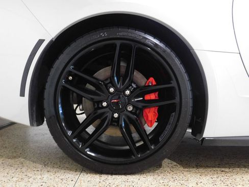 Used 2019 Chevrolet Corvette Stingray Coupe w/ Carbon Flash Badge Package RWD image 74