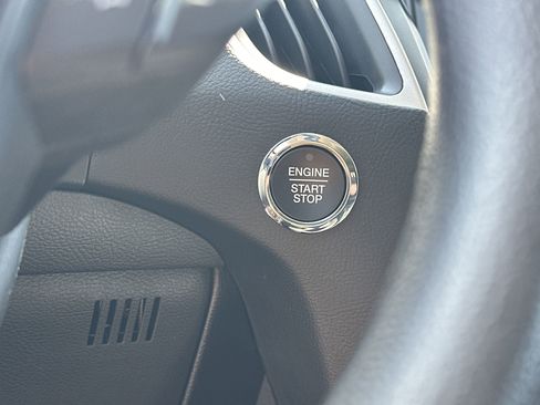 New 2024 Ford Edge SE image 18