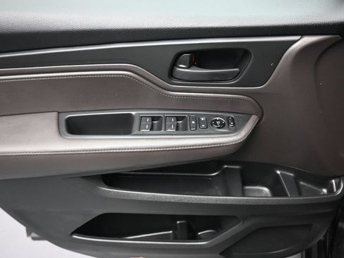 Used 2018 Honda Odyssey EX image 10