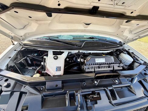 Used 2021 Chevrolet Express 2500 w/ Driver Convenience Package RWD image 9
