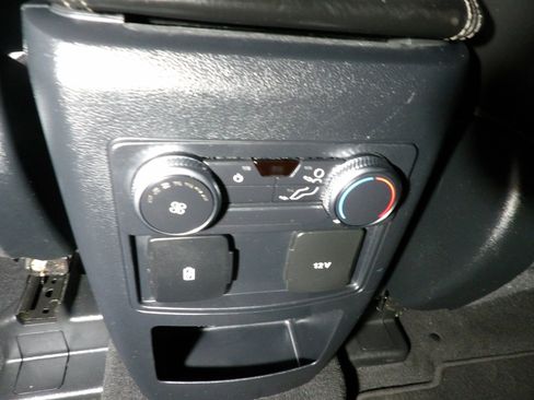 Used 2021 Ford Explorer XLT w/ Equipment Group 202A AWD/4WD image 16