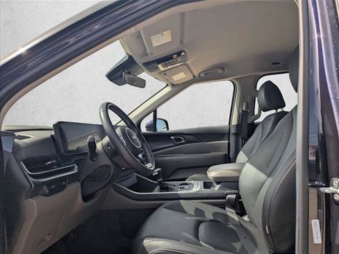 Used 2026 Kia Carnival FWD image 12