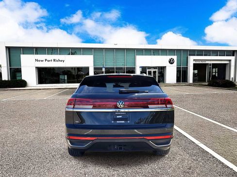 Used 2024 Volkswagen Atlas Cross Sport SE image 7