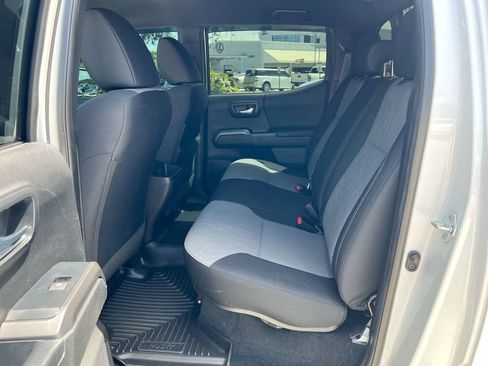 Used 2022 Toyota Tacoma TRD Sport AWD/4WD image 19