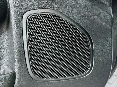 Used 2013 Chrysler 200 Limited image 17