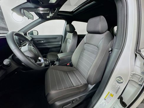 Used 2025 Honda CR-V Sport image 18