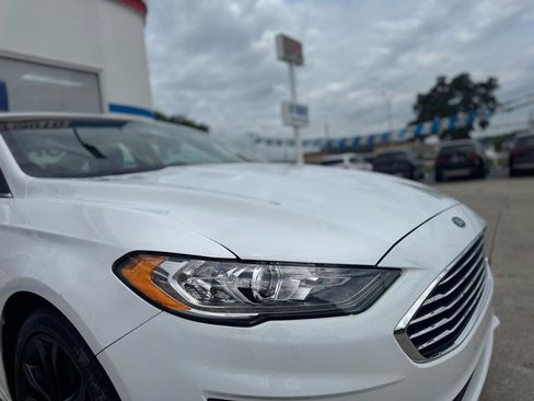 Used 2020 Ford Fusion SE w/ Equipment Group 151A FWD image 14