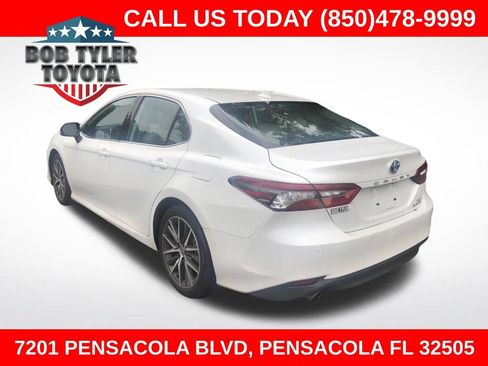 Used 2023 Toyota Camry XLE w/ Navigation Package FWD image 1