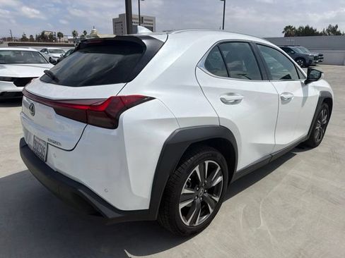 Used 2024 Lexus UX 250h FWD image 2