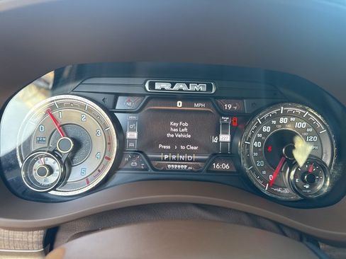 Used 2021 RAM 2500 Limited image 22