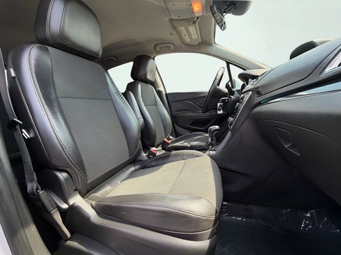 Used 2014 Buick Encore FWD image 29