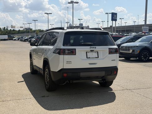 New 2026 Jeep Cherokee Laredo AWD/4WD image 7