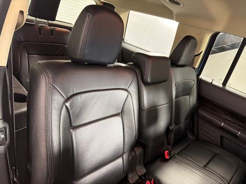 Used 2019 Ford Flex SEL FWD image 23