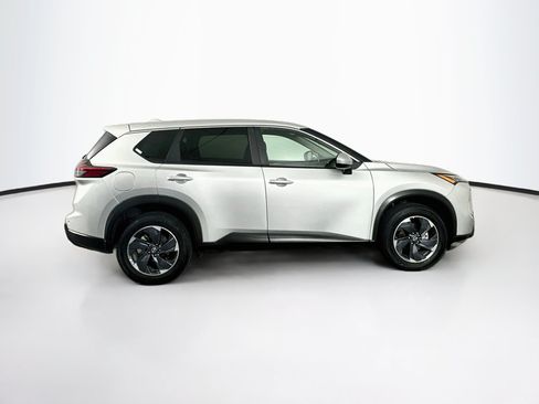 Used 2024 Nissan Rogue SV FWD image 10