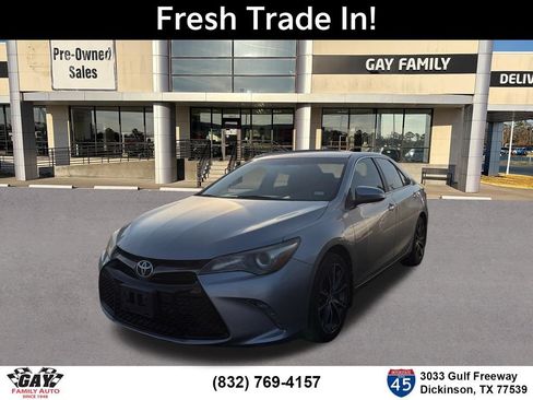 Used 2015 Toyota Camry XSE w/ Moonroof Package FWD image 3