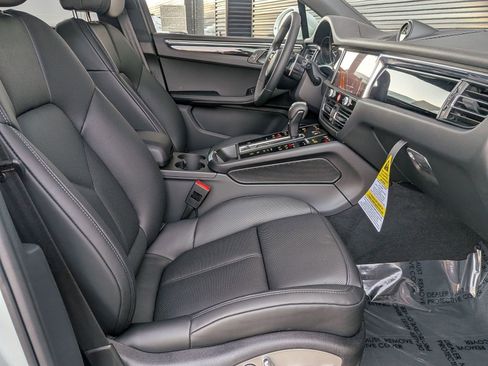 New 2026 Porsche Macan image 26