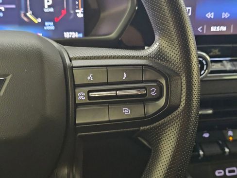 Used 2024 Chevrolet Colorado W/T w/ Safety Package image 25