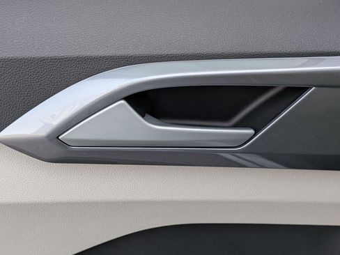 New 2026 Volkswagen Taos SEL image 27